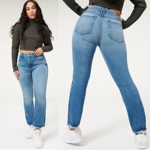 NEW GOOD AMERICAN Good Curve Straight Blue 858 Straight Leg Stretch Comfy Jeans